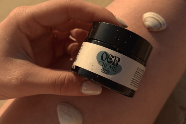 We smeren onszelf ziek. Elke dag opnieuw. Oercrème, de kracht van eenvoud voor een gezonde huid.